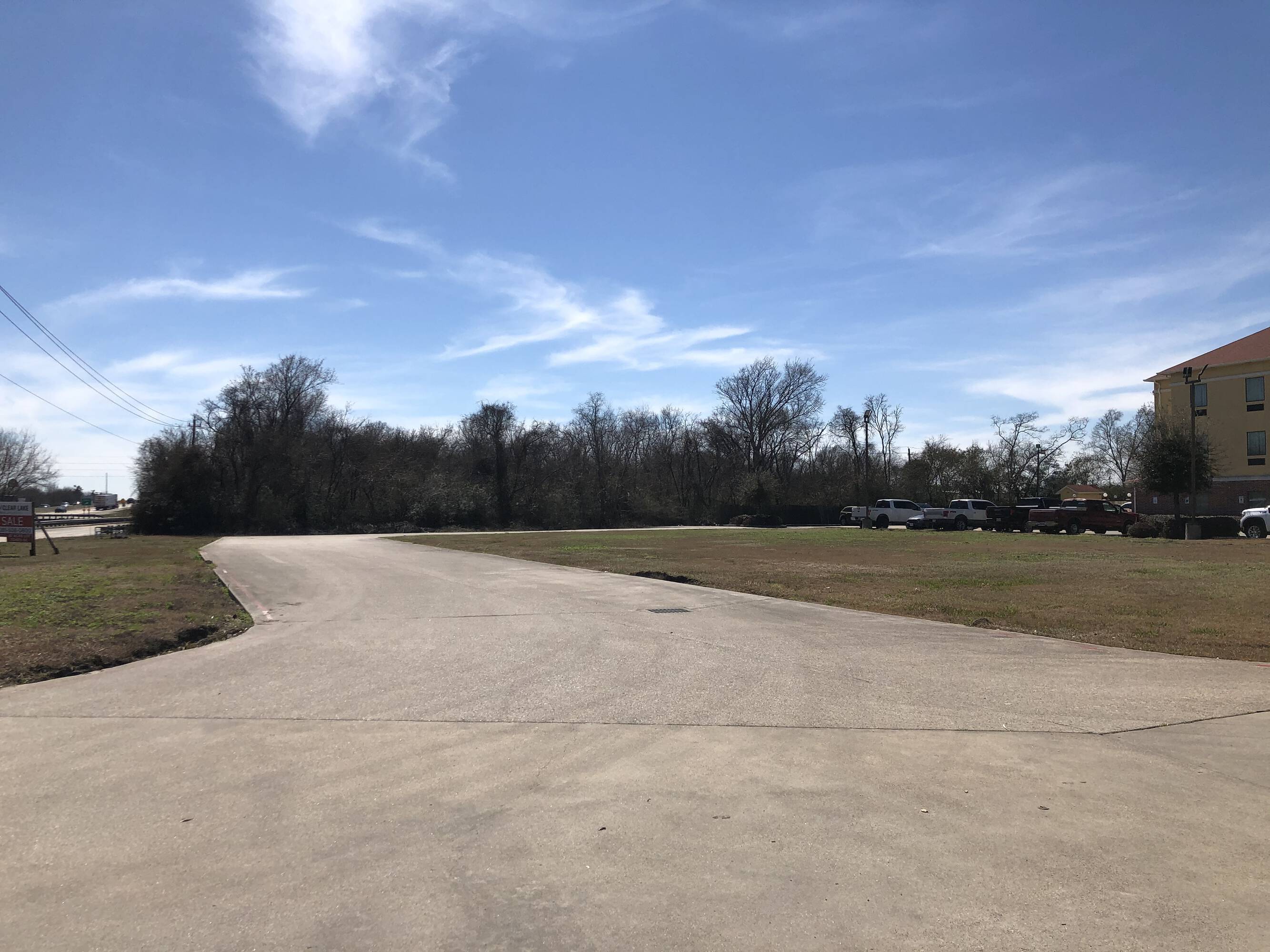 OUTSTANDING FAST FOOD RESTAURANT AND/OR RETAIL DEVELOPMENT OPPORTUNITY